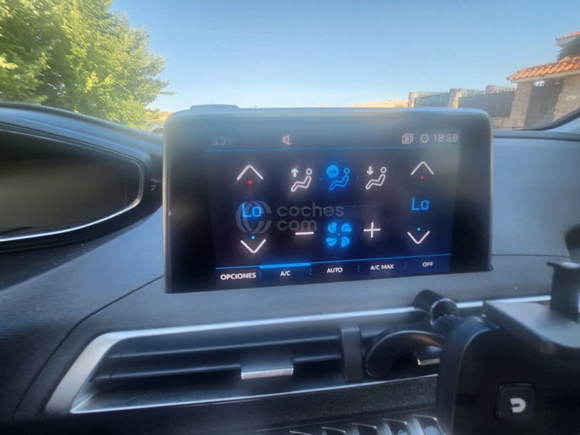 Foto del PEUGEOT 3008 1.5BlueHDi Allure S&S 130