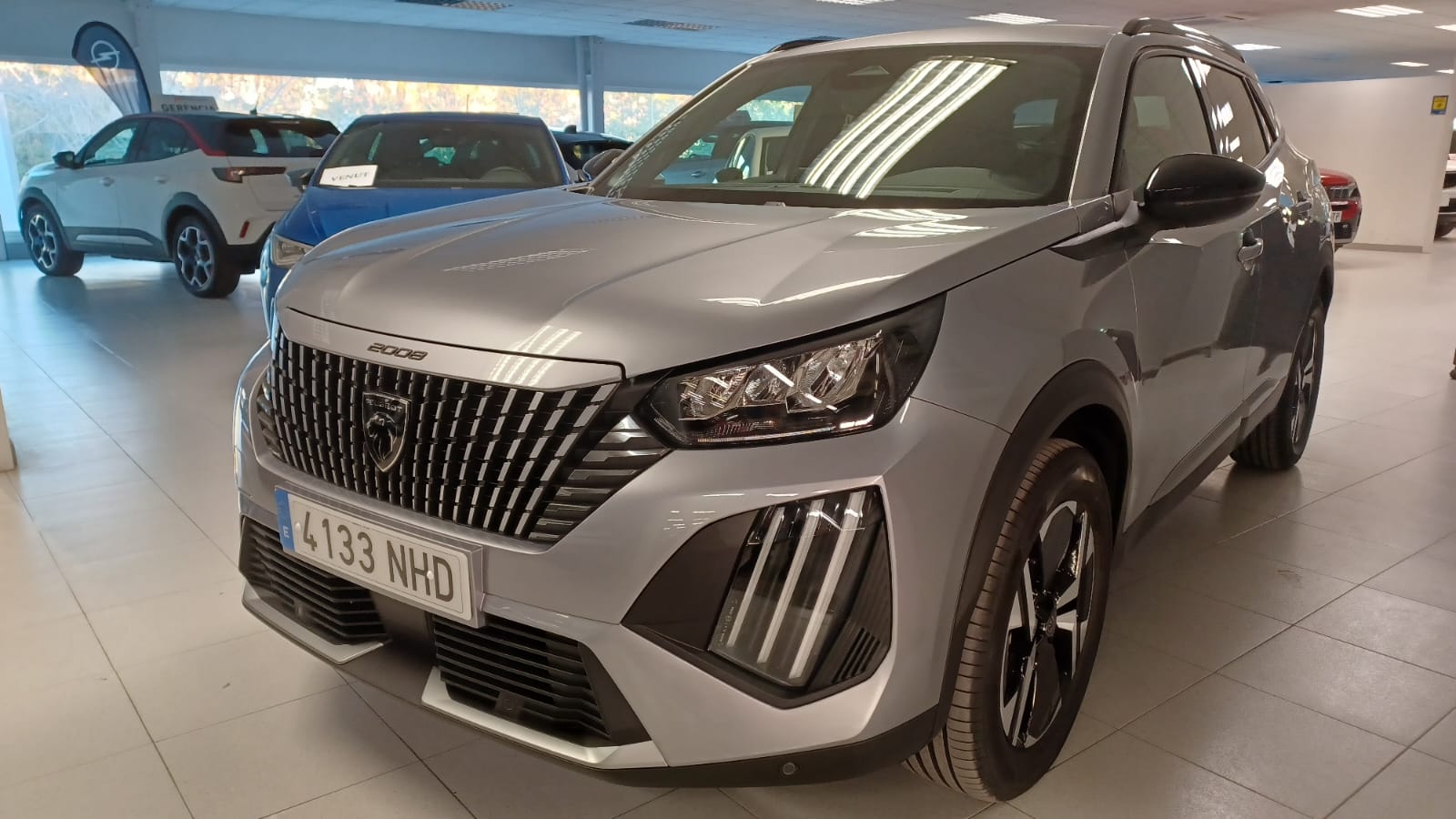 PEUGEOT 2008 (N2008 Allure Hybrid 145 eDCS6) en Barcelona