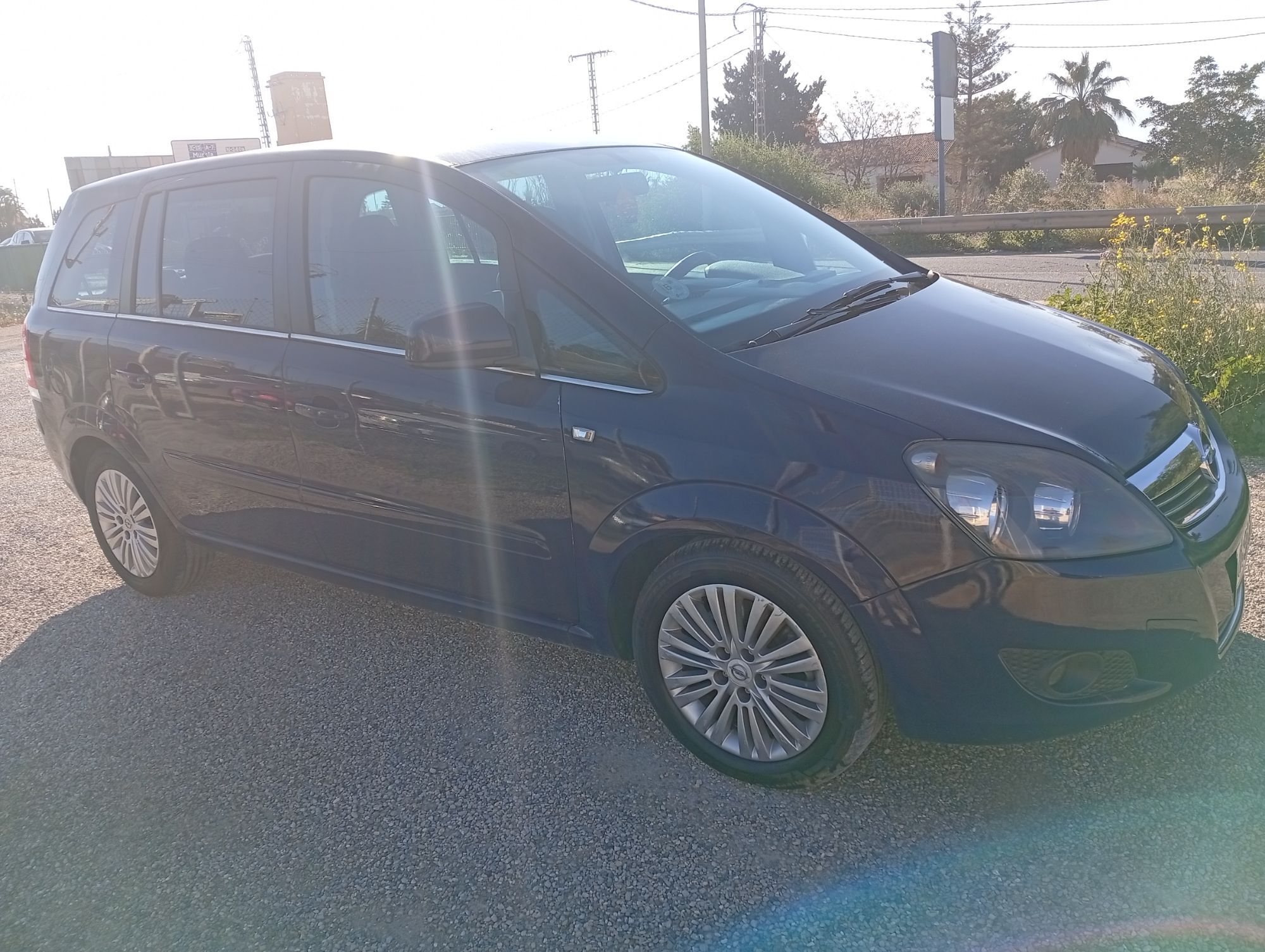 Foto del OPEL Zafira 1.7CDTi Essentia