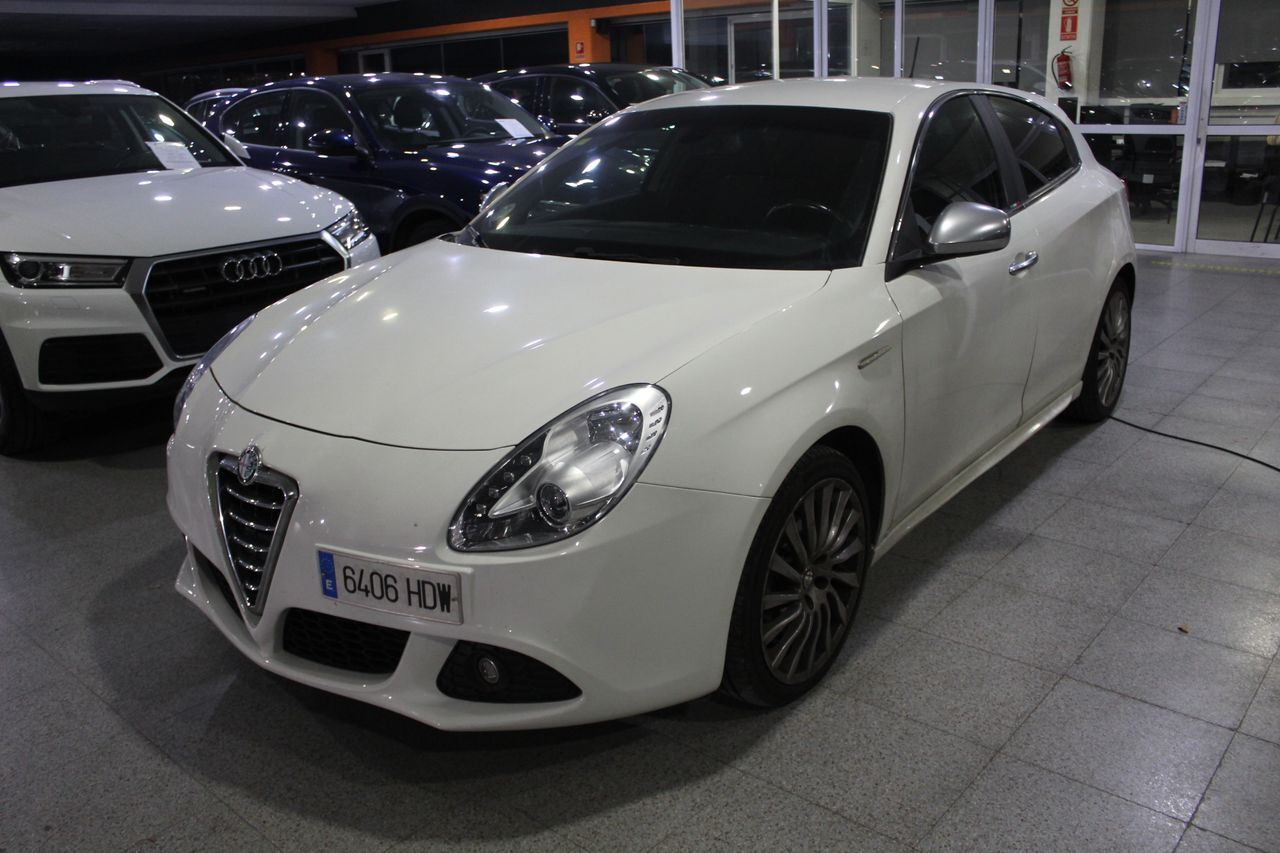 ALFA ROMEO Giulietta (1.6 JTDm 105cv Distinctive) en Madrid