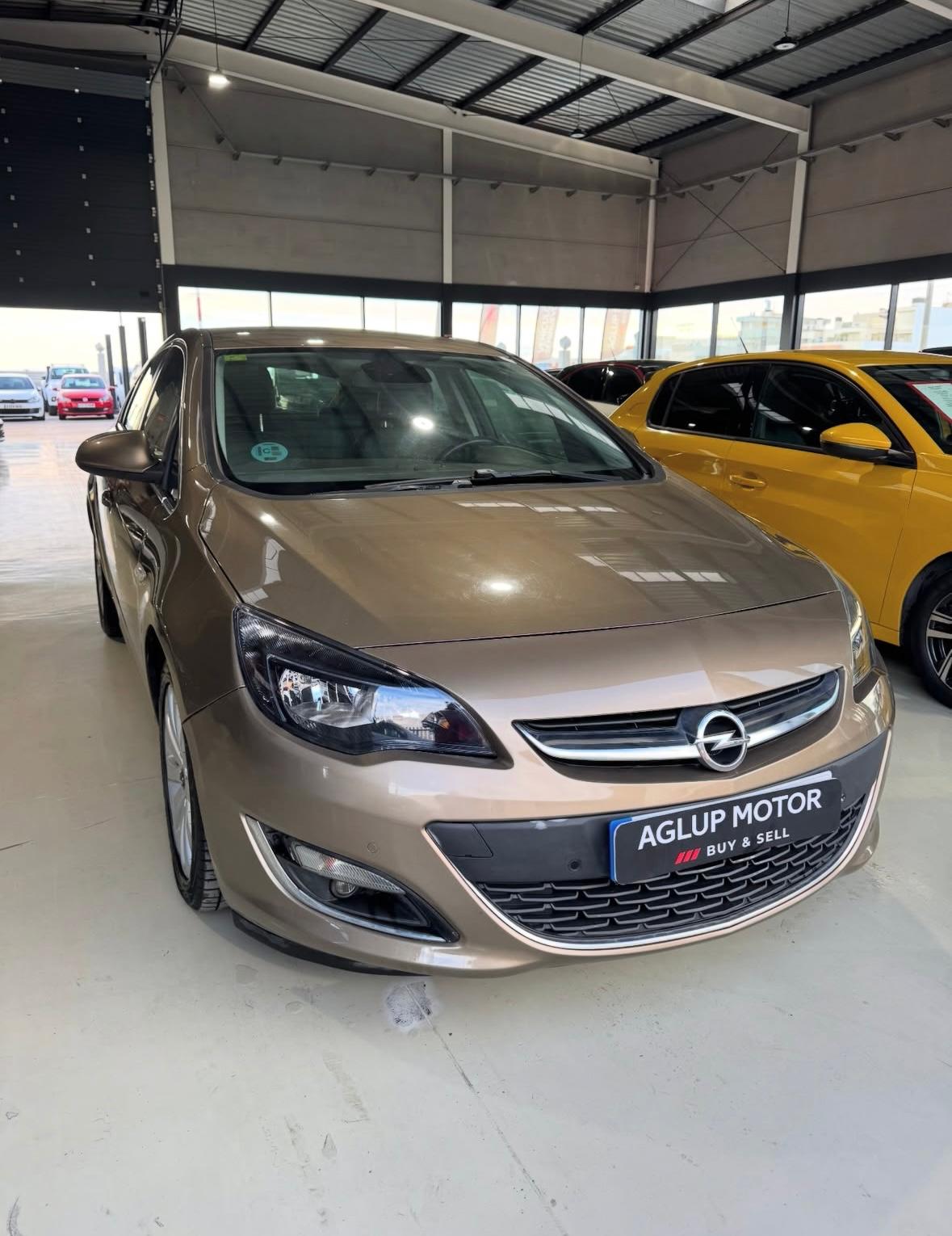 Foto del OPEL Astra 1.4T Excellence Aut.