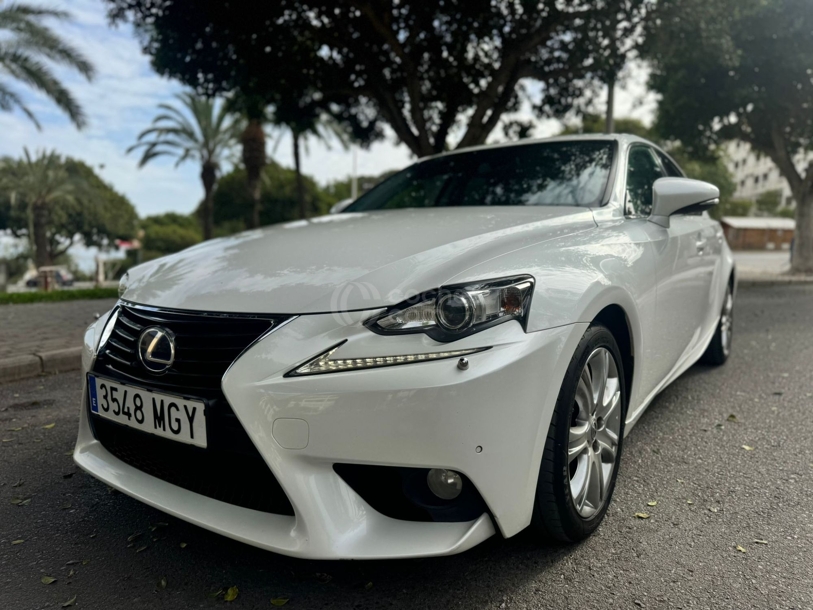 Foto del LEXUS IS 300h Hybrid