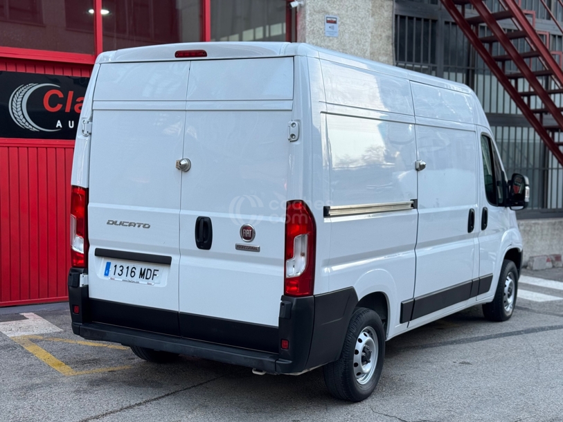 Foto del FIAT Ducato Fg. 35 2.2Mjt L2 H2 Panelado 140CV
