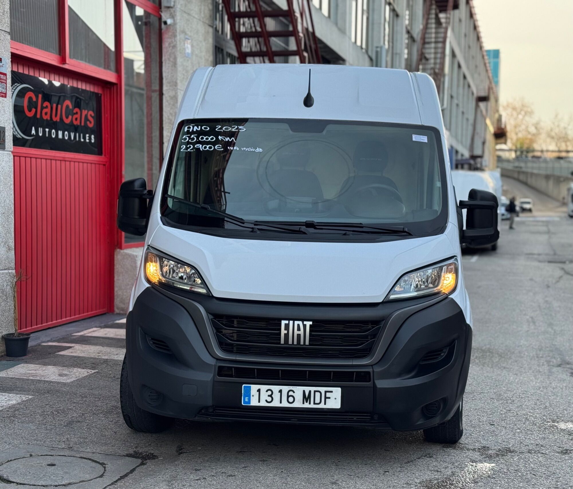 Foto del FIAT Ducato Fg. 35 2.2Mjt L2 H2 Panelado 140CV