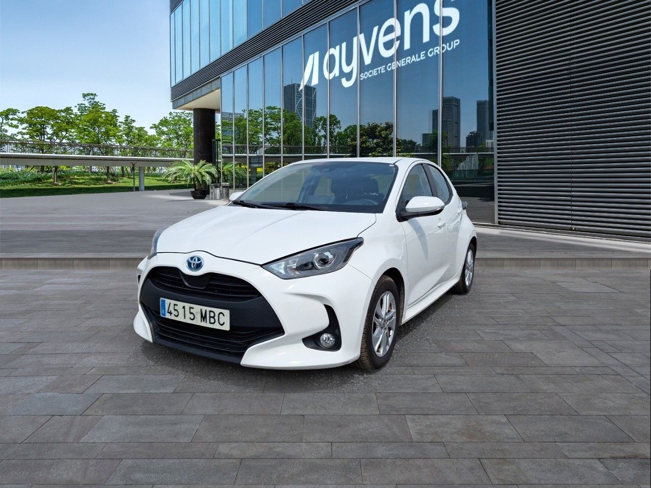 TOYOTA Yaris (120H Business Plus 85 kW (116 CV)) en Madrid