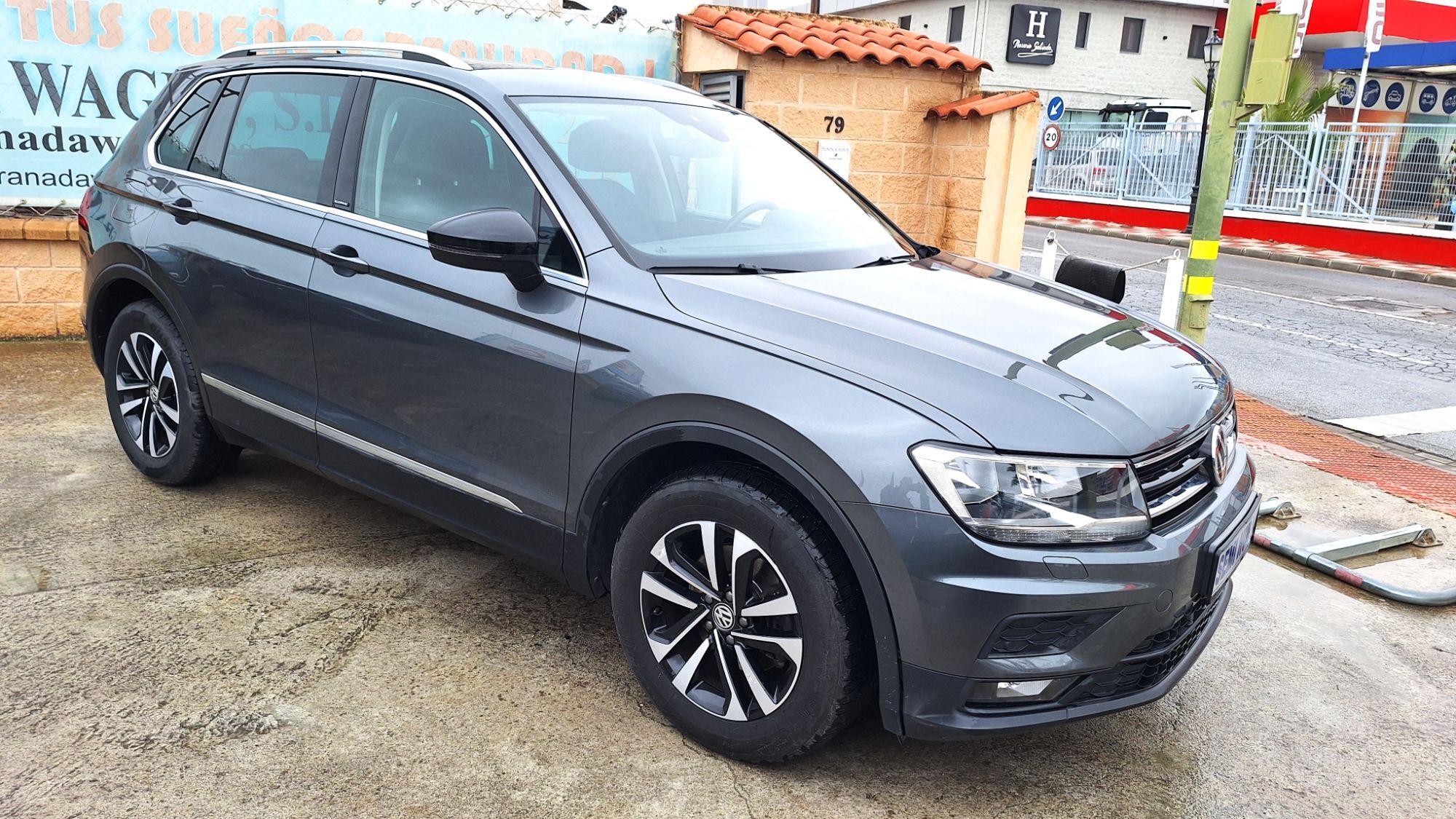 VOLKSWAGEN Tiguan (2.0TDI Life 110kW) en Granada