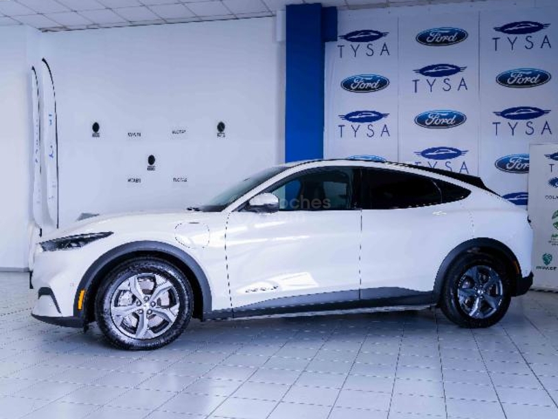 Foto del FORD Mustang Mach-E AWD Rango estandar