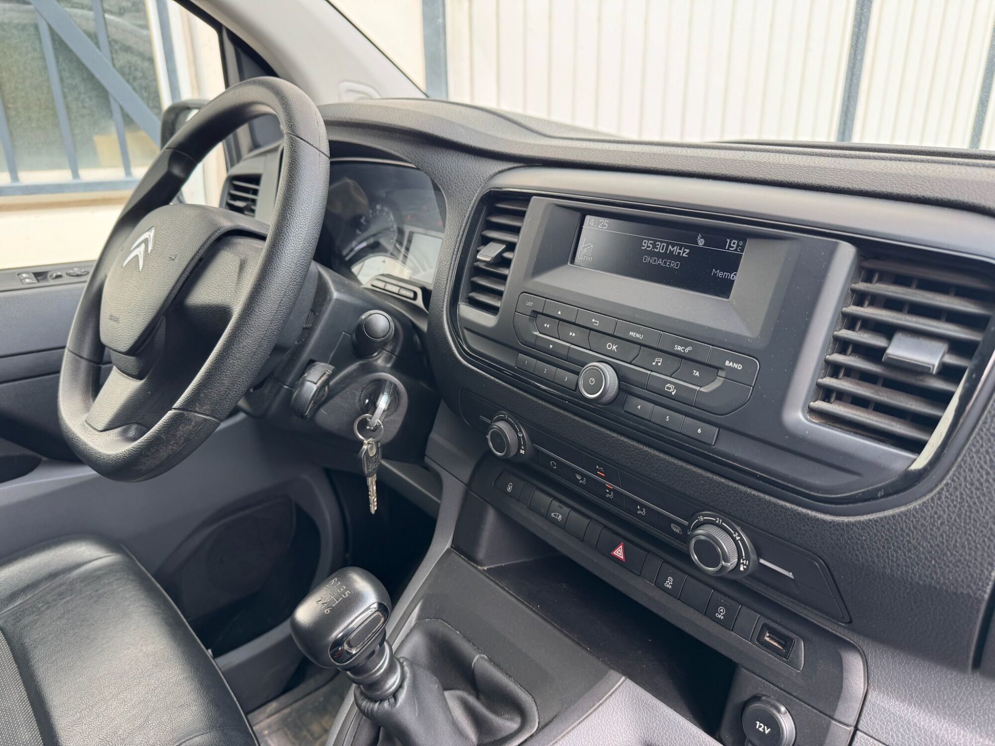 Foto del CITROEN Jumpy Fg. BlueHDI Talla M S&S Control 120