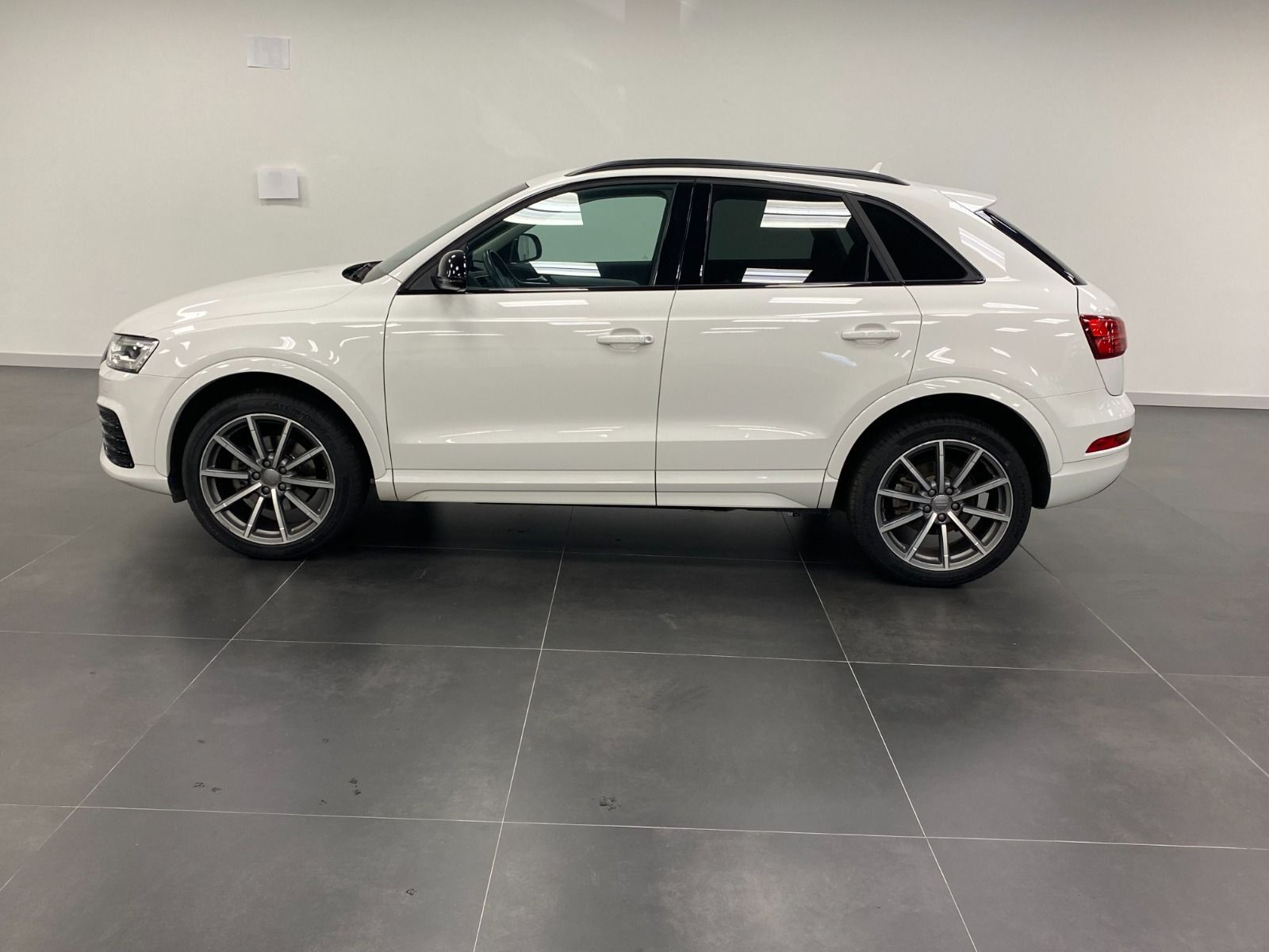 Foto del AUDI Q3 2.0TDI Black Line Ed. quattro S tronic 110kW