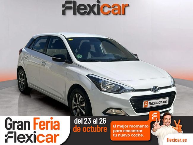 HYUNDAI i20 (1.2 MPI 62kW (85CV) Essence) en Cáceres