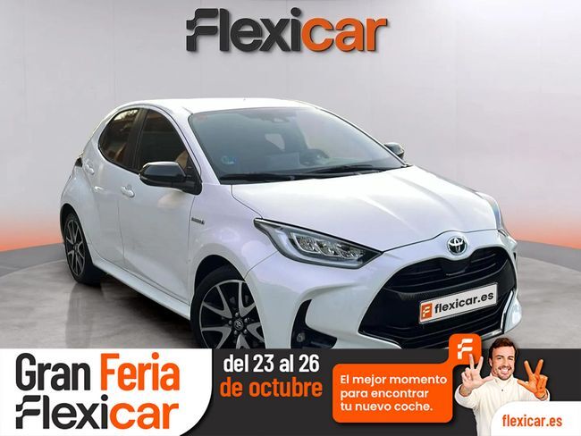 TOYOTA Yaris (1.5 120H Business Plus) en Barcelona