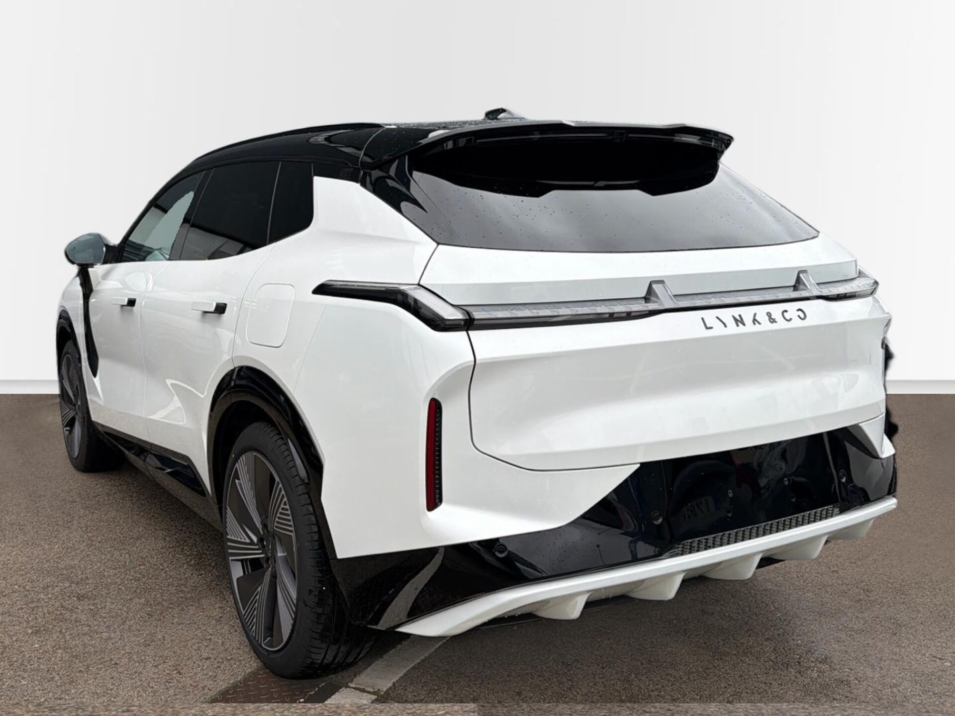 Imagen 2 de LYNK & CO 08