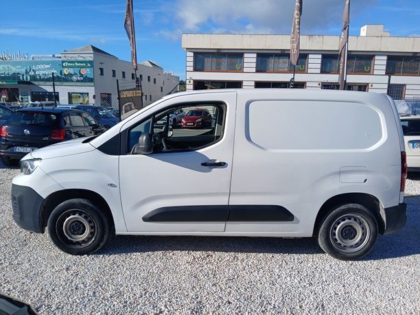 Foto del PEUGEOT Partner 1.5BlueHDI S&S Pro Standard 1000kg 100