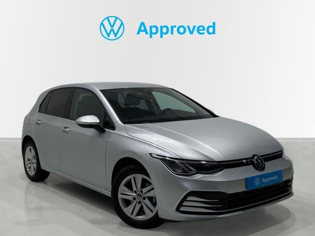 VOLKSWAGEN Golf (Life 1.0 TSI 81 kW (110 CV)) en Barcelona