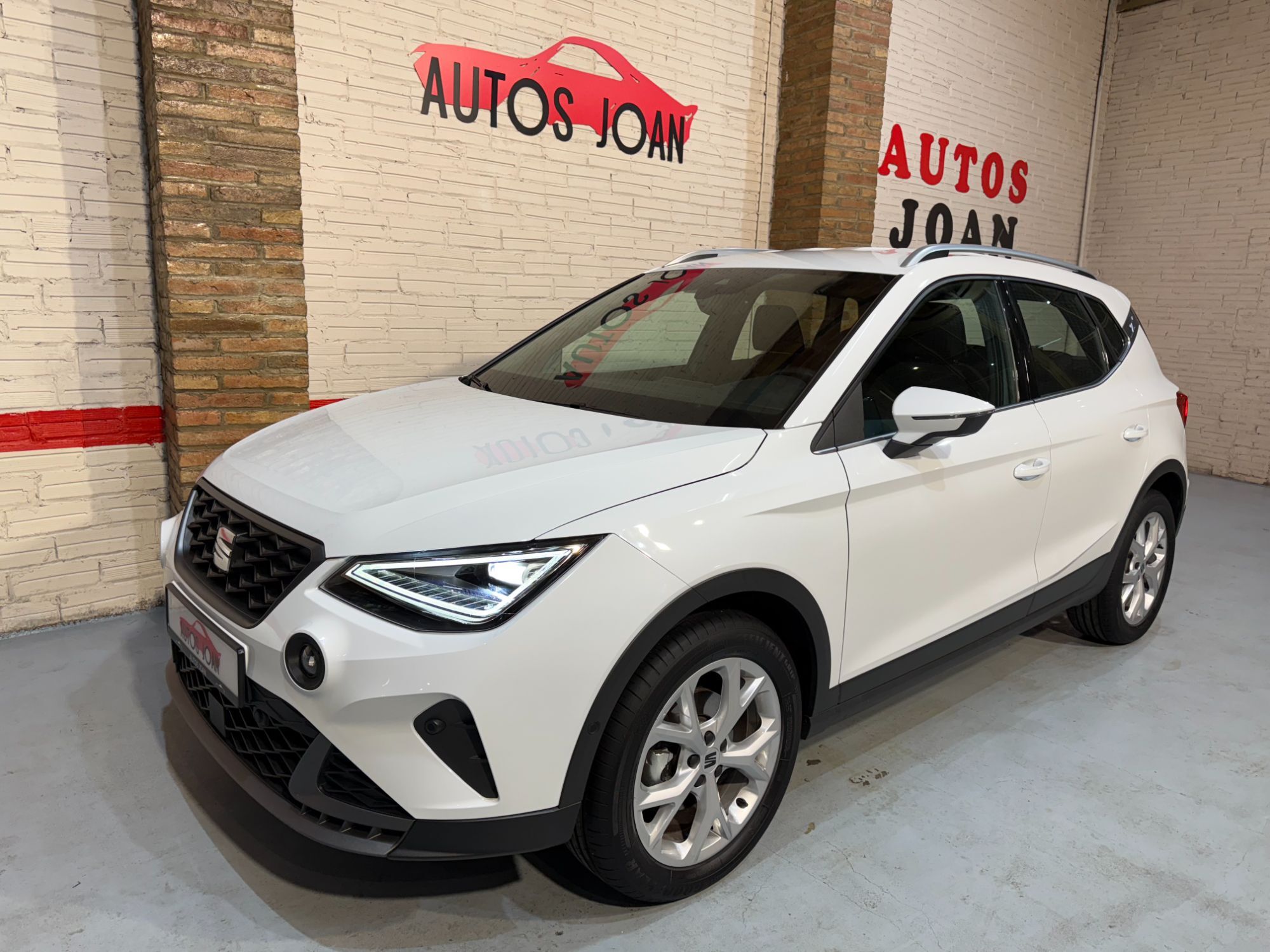 SEAT Arona (1.0 TSI S&S FR DSG7 XM 115) en Barcelona