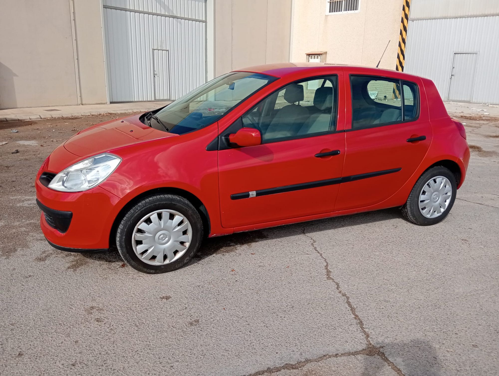 RENAULT Clio (1.5dCi Authentique) en Albacete