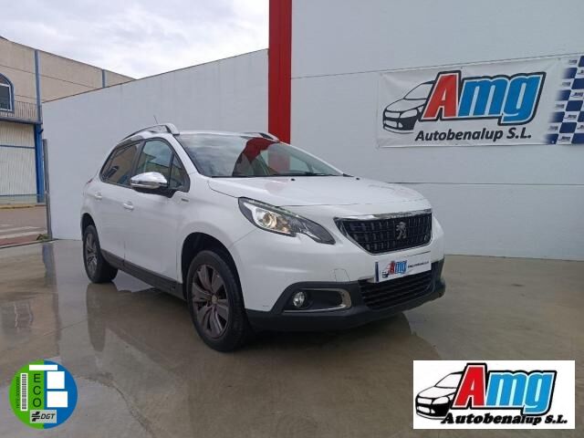 PEUGEOT 2008 (Style 1.6 BlueHDi 100) en Cádiz