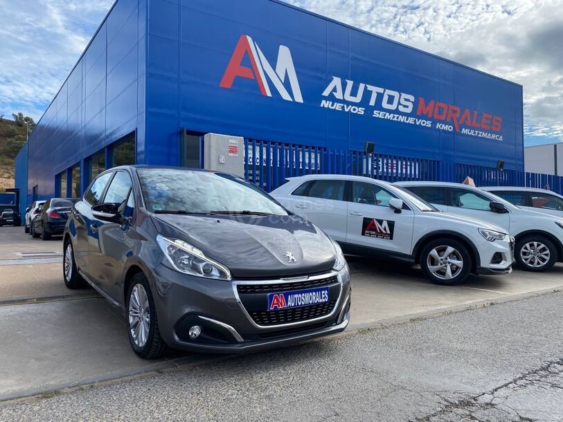 Foto del PEUGEOT 208 1.2 PureTech S&S Signature 82