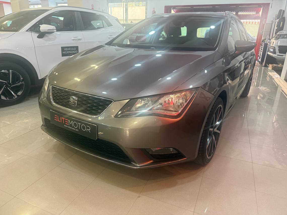 SEAT León (1.6 TDI 105cv E-Ecomotive Style) en Málaga