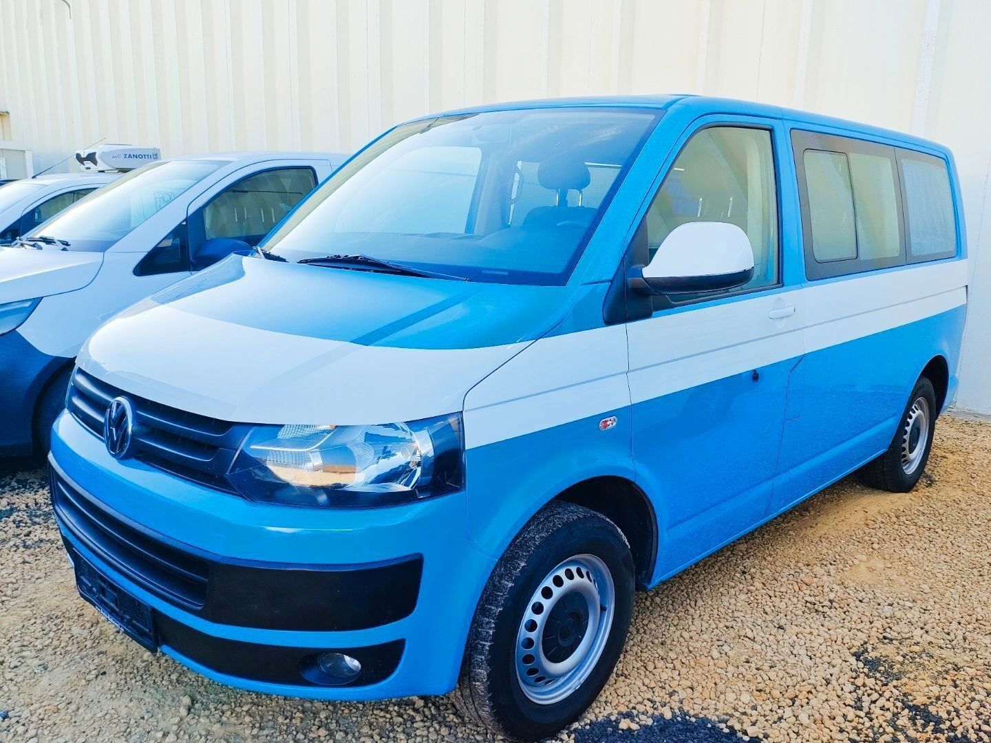 Foto del VOLKSWAGEN Transporter Kombi PRO 2.0TDI BMT Techo Normal 140