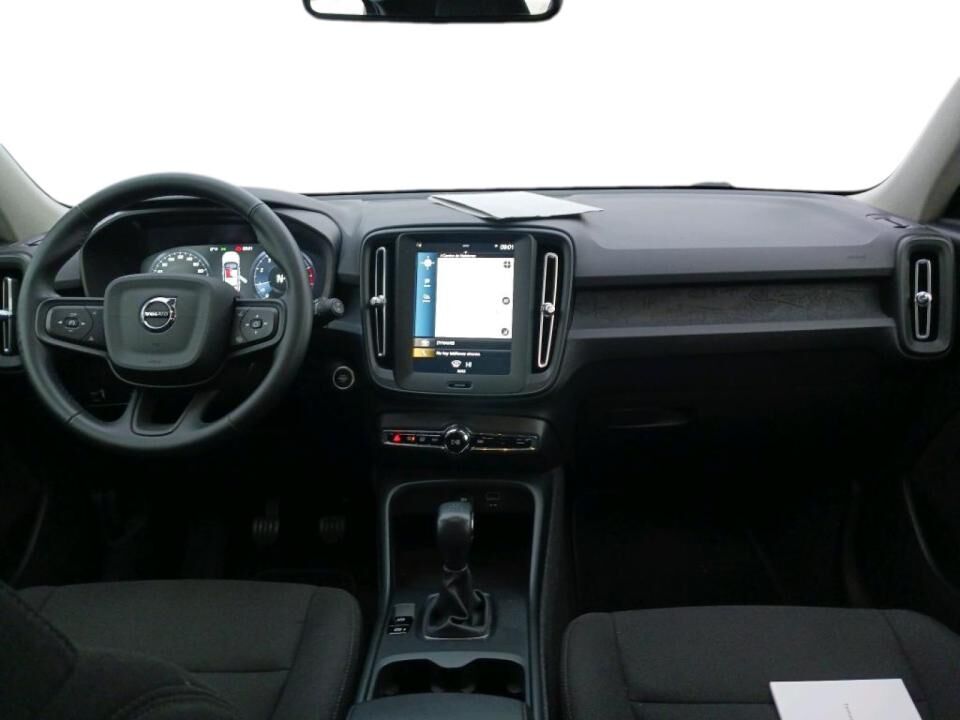 Foto del VOLVO XC40 T2 Momentum Core