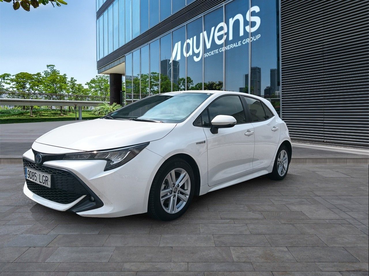 TOYOTA Corolla (1.8 125H Business Plus E-CVT 90 kW (122 CV)) en Madrid
