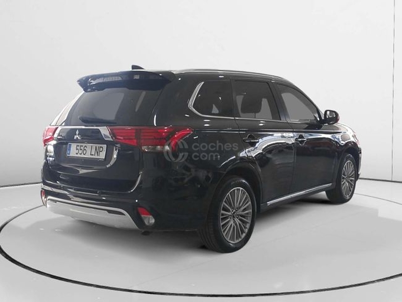 Foto del MITSUBISHI Outlander PHEV Kaiteki 4WD