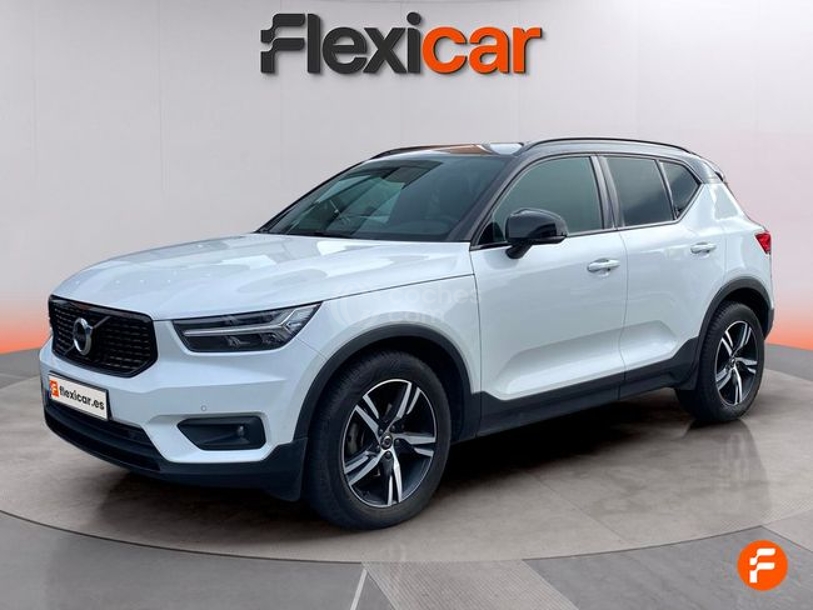 Foto del VOLVO XC40 T3 Momentum Aut.