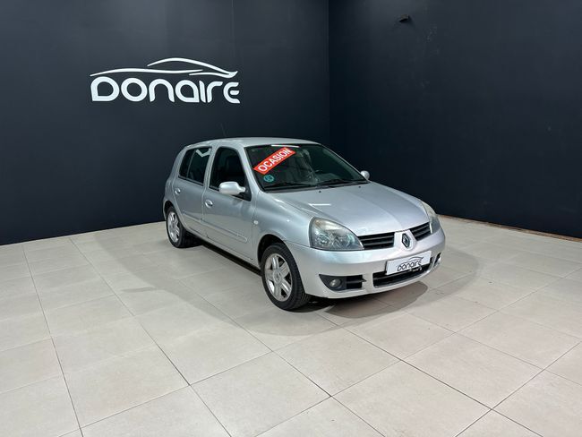 RENAULT Clio (Campus 2 1.2 16v 75cv 5P) en Coruña, A