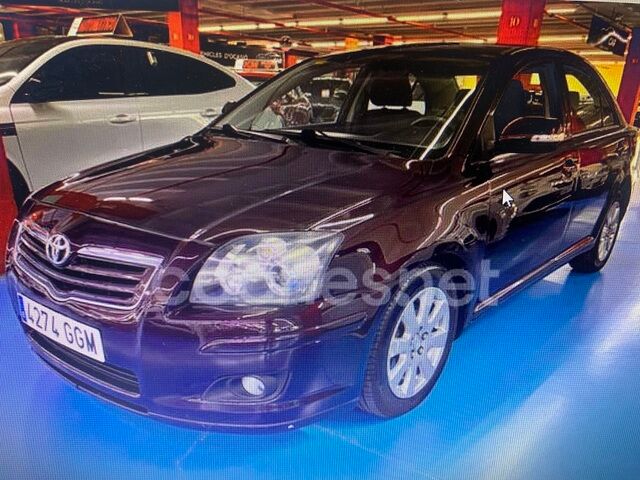 TOYOTA Avensis (1.8 VVT-I Sol 95 kW (129 CV)) en Barcelona