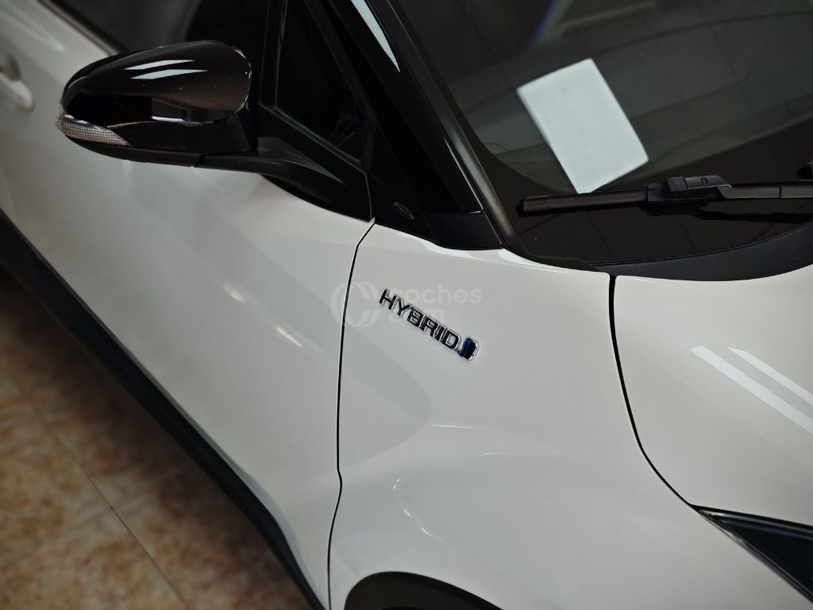 Foto del TOYOTA C-HR 125H Dynamic Plus