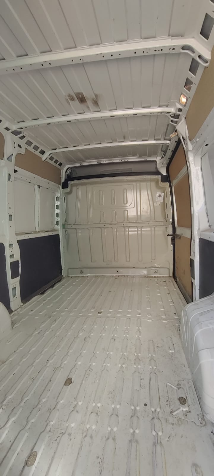 Foto del PEUGEOT Boxer Furgón 2.0BlueHDI 435 L4H2 160