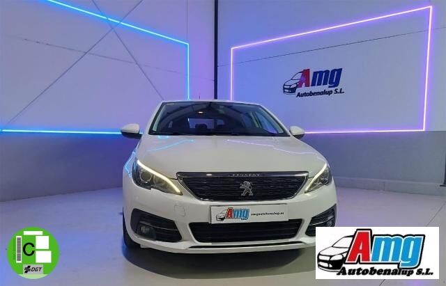 PEUGEOT 308 (5p Active 1.2 PureTech 110 S&S) en Cádiz