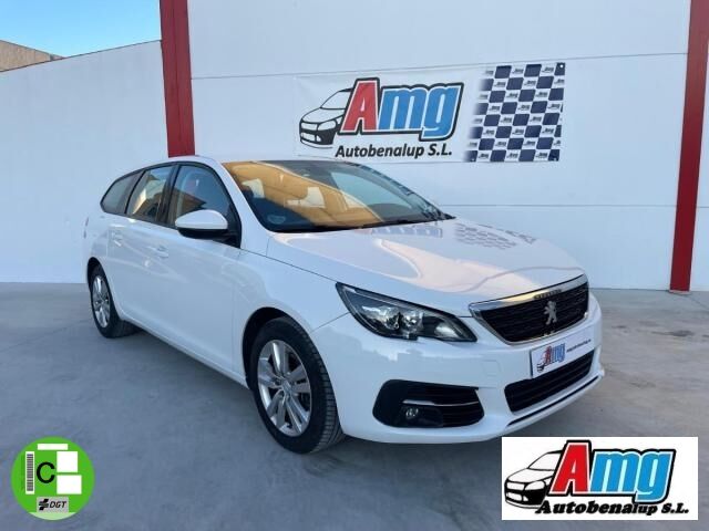 PEUGEOT 308 (5p Active 1.2 PureTech 110 S&S) en Cádiz