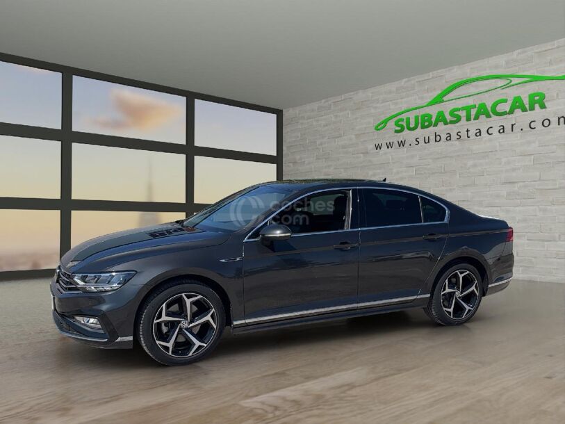 Foto del VOLKSWAGEN Passat 2.0 TSI R-Line DSG7