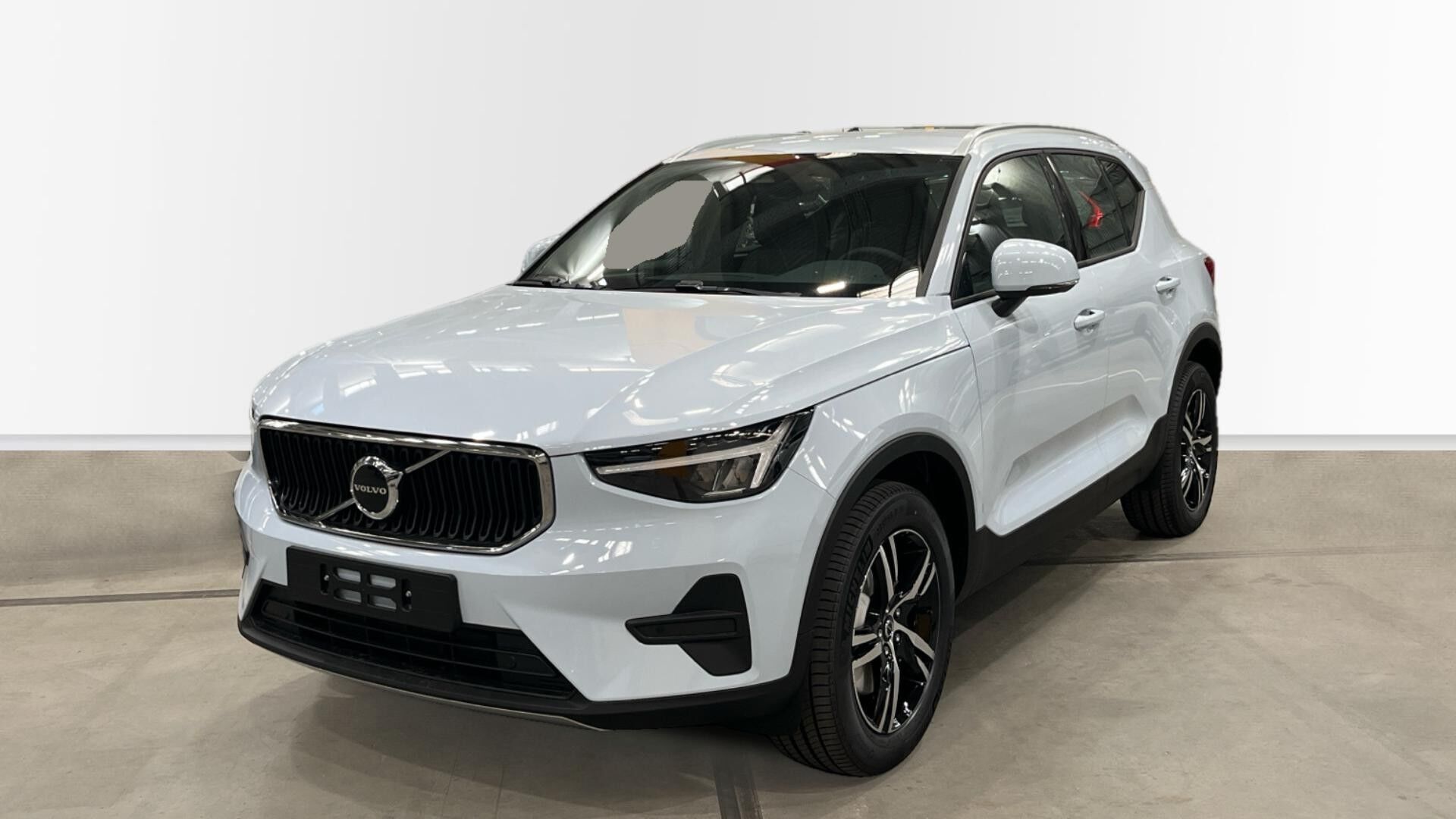 VOLVO XC40 (B3 G Core Auto 120 kW (163 CV)) en Madrid