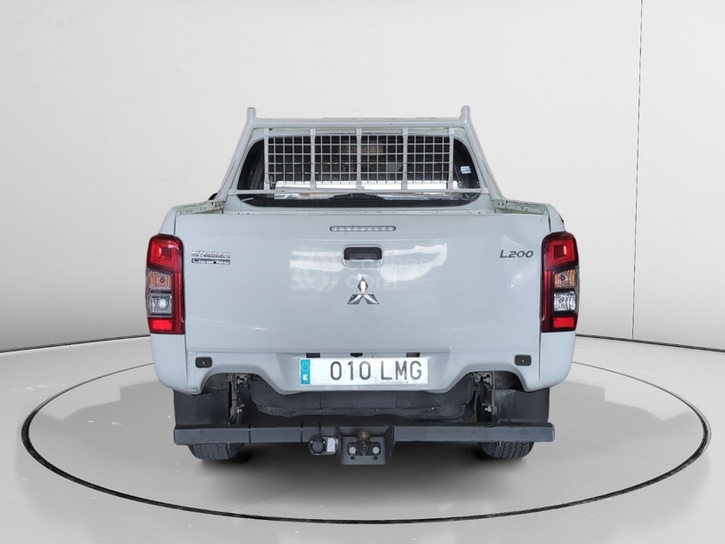 Foto del MITSUBISHI L200 2.2DI-D Doble Cabina M-PRO