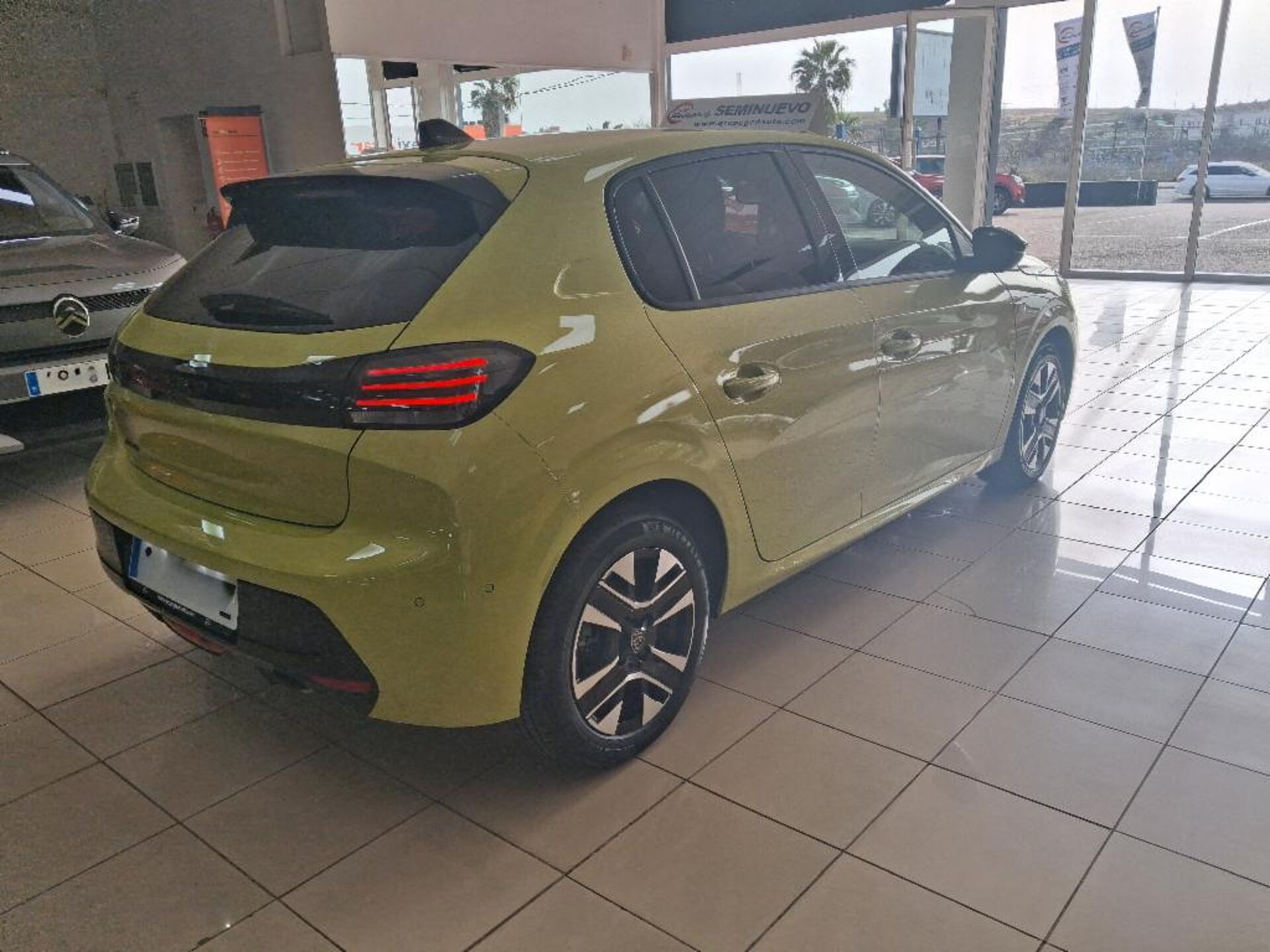 Imagen 2 de PEUGEOT 208