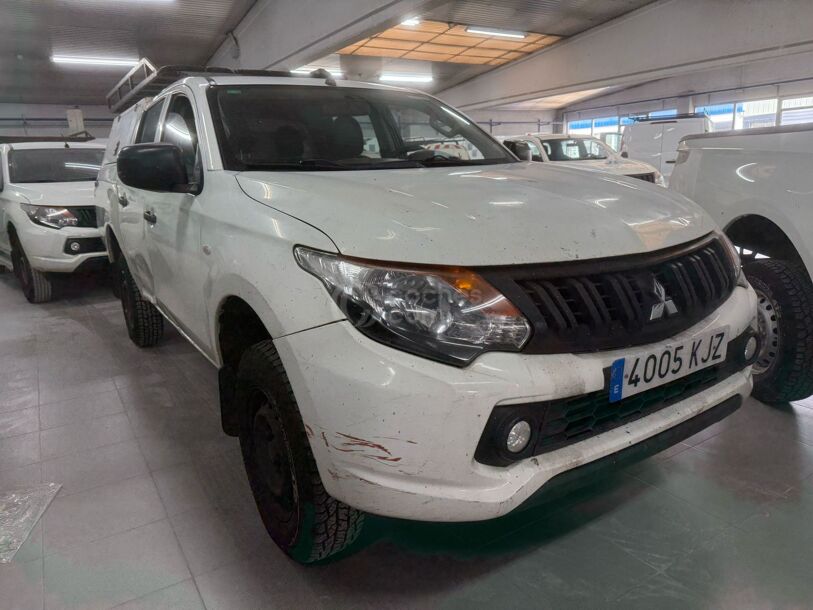 Foto del MITSUBISHI L200 2.5DI-D Double Cab M-PRO