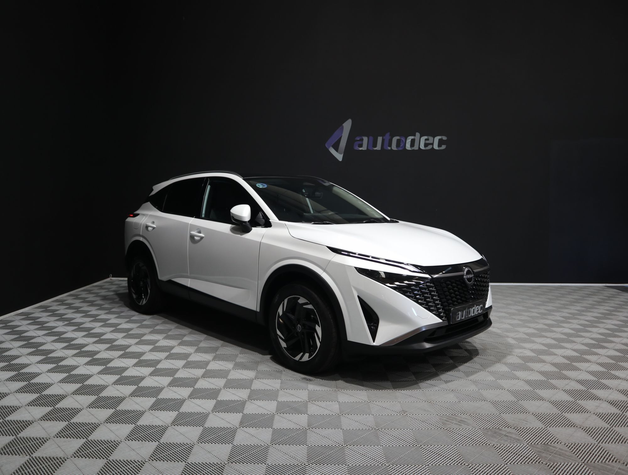 NISSAN Qashqai (1.3 DIG-T mHEV 12V N-Connecta 4x2 Aut. 116kW) en Valencia