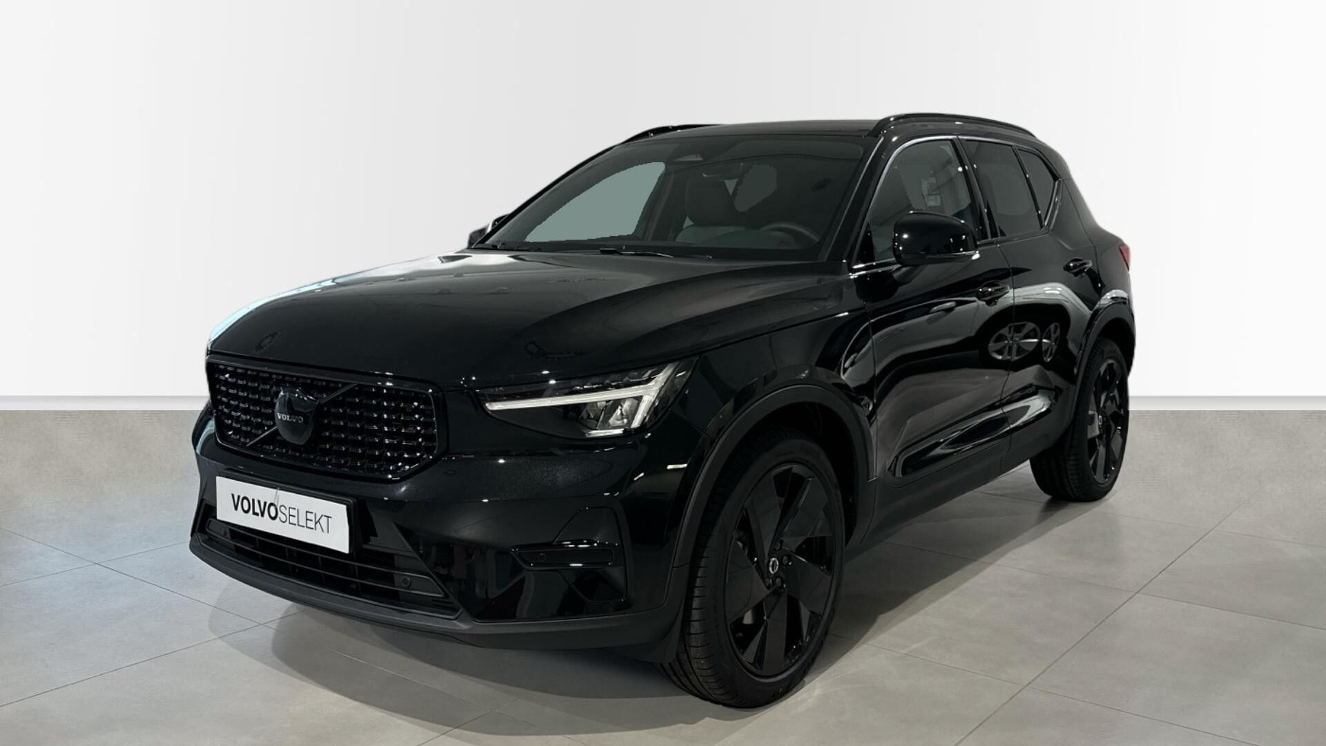 VOLVO XC40 (2.0 B3 BLACK EDITION AUTO 163 5P) en Rioja, La
