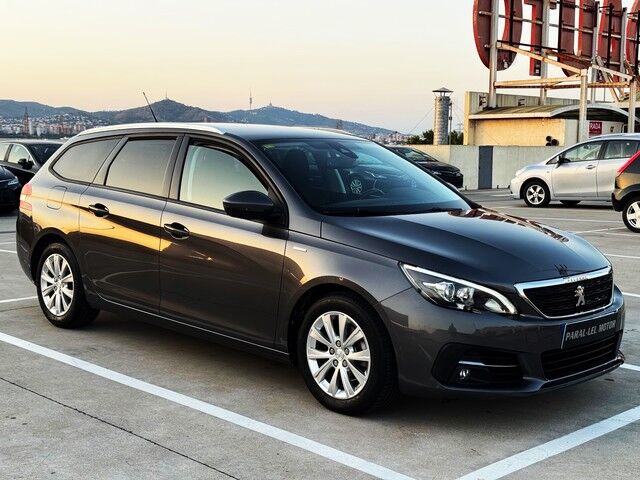 PEUGEOT 308 (BlueHDI 130 S&S Style 96 kW (130 CV)) en Barcelona