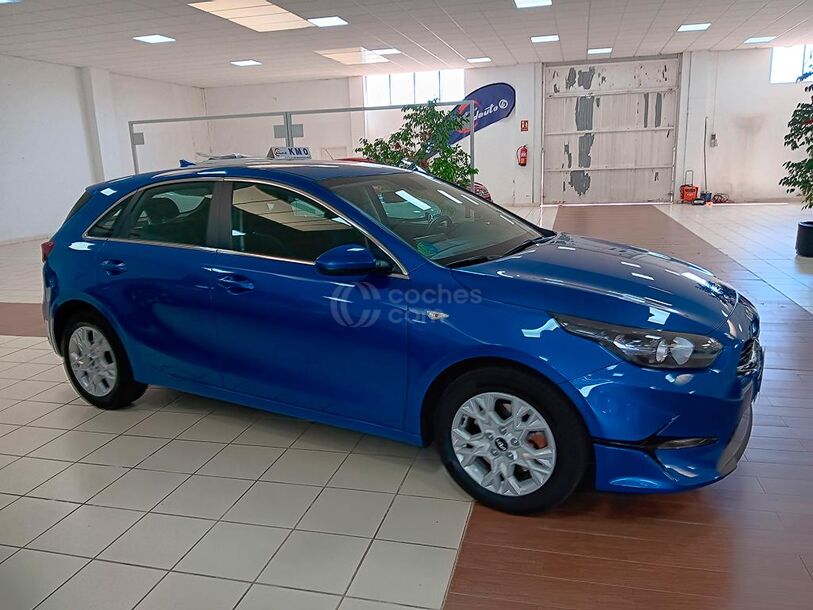 Foto del KIA Ceed 1.6 MHEV iMT Eco-Dynamics Drive 136