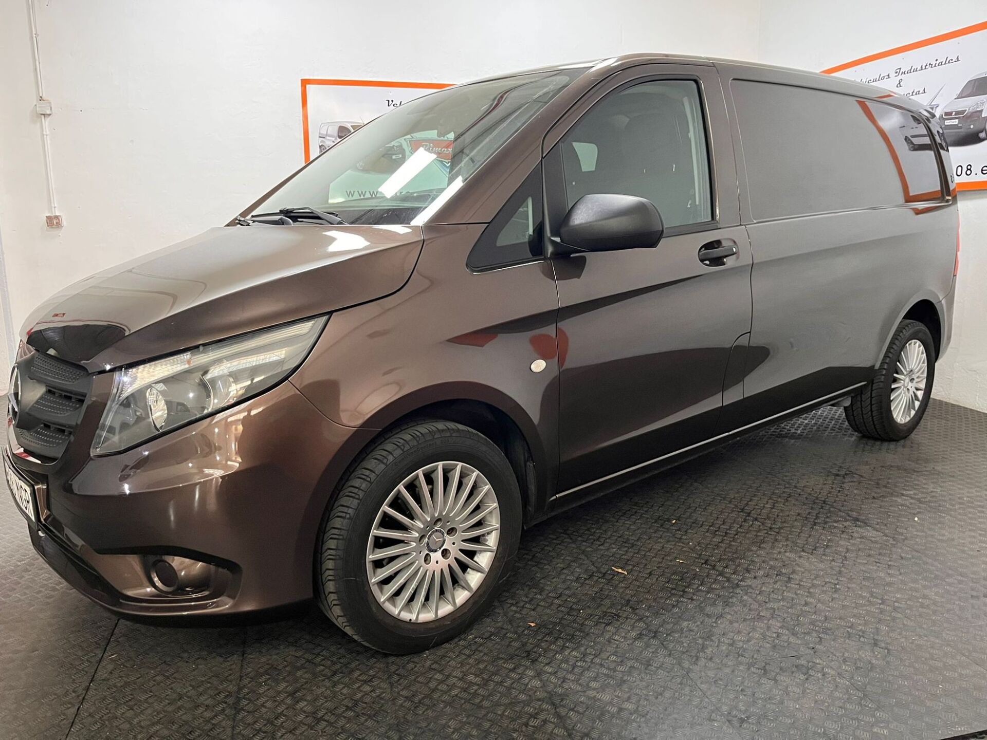 Imagen 2 de MERCEDES Vito