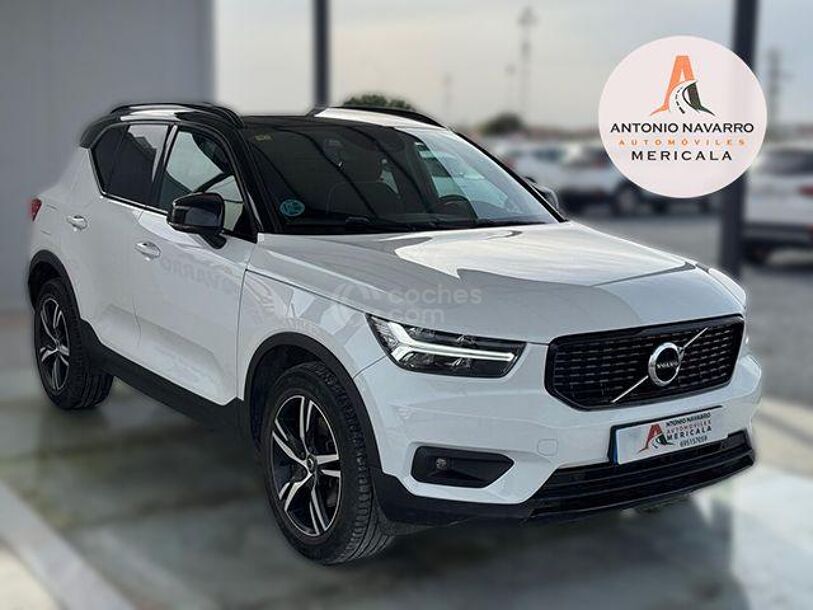 Foto del VOLVO XC40 D4 Momentum AWD Aut.