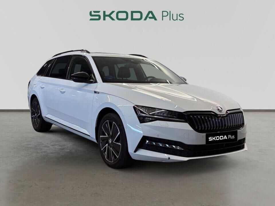 SKODA Superb (Combi Sportline 1.4 TSI iV P-HEV DSG) en Burgos