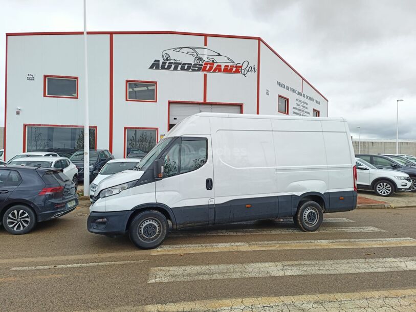 Foto del IVECO Daily Furgón 33S12 V 3000 H1 7.3 116