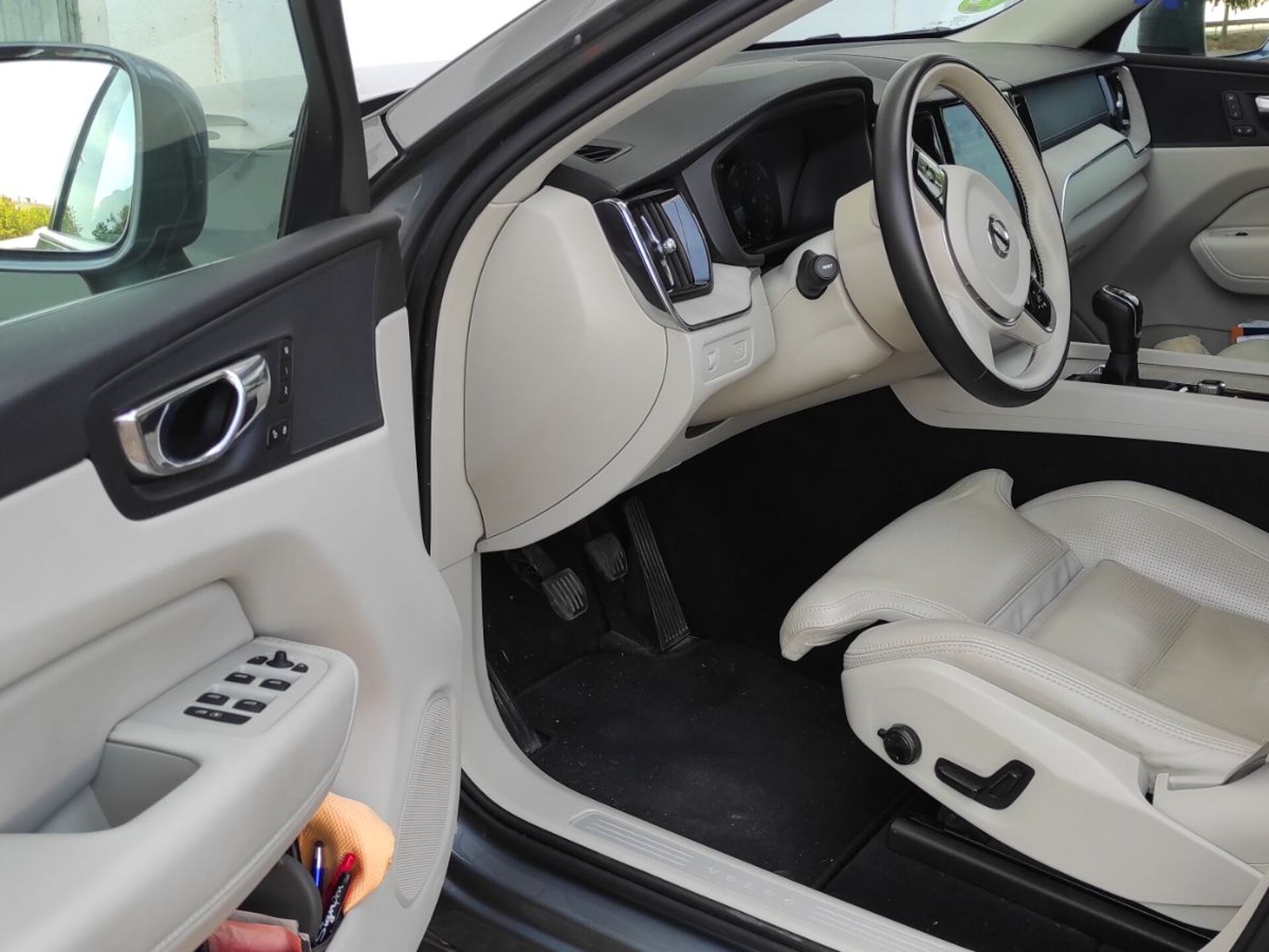 Imagen 3 de VOLVO XC60