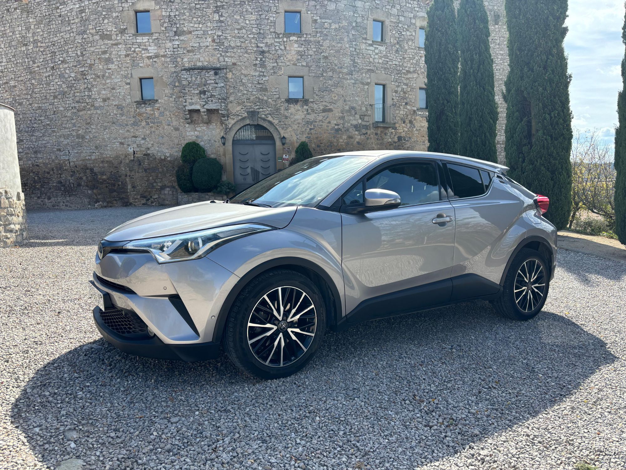 Foto del TOYOTA C-HR 125H Advance