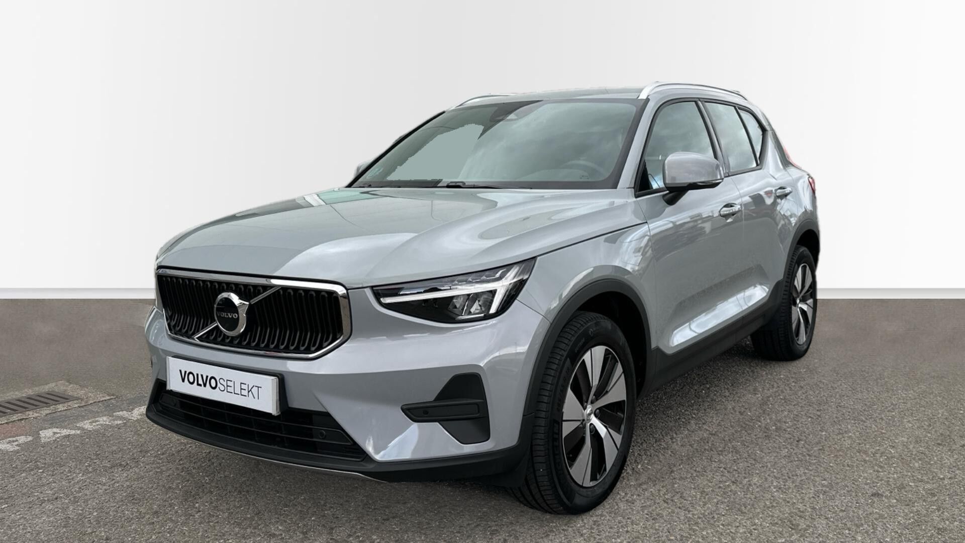 VOLVO XC40 (2.0 B4 CORE AUTO 197 5P) en Rioja, La